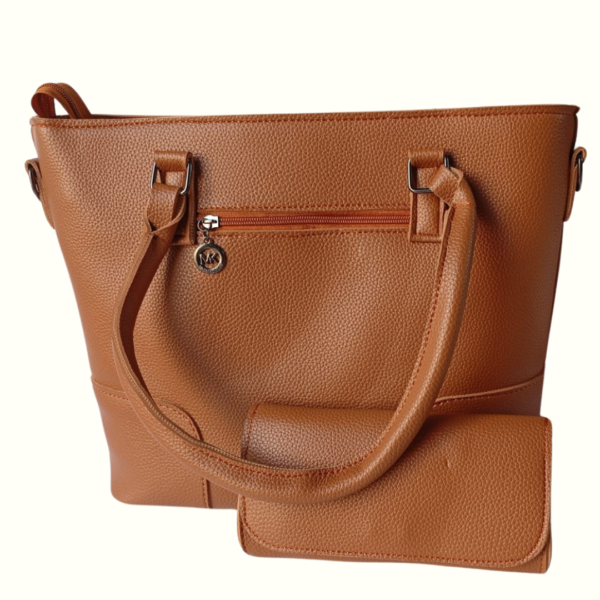 MK PEBBLE GRAIN BAG - Image 11